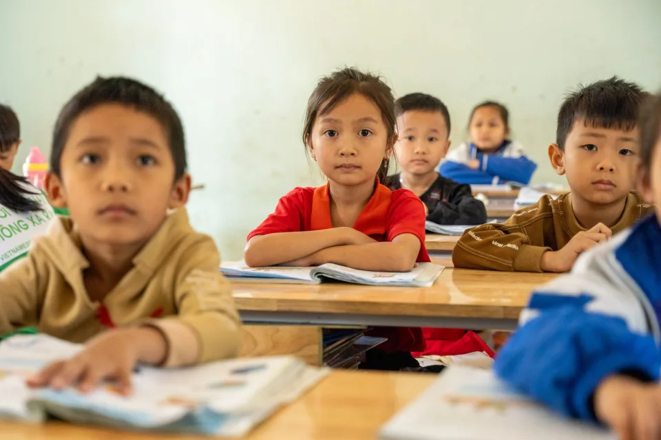 Sinh viên học tiếng Anh tại Lớp Mầm Non Độc Lập Mặt Trời Nhỏ